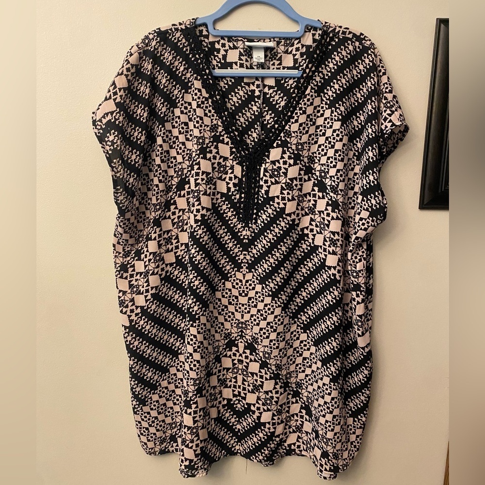 Ava & Viv Black and Pink Patterned Blouse